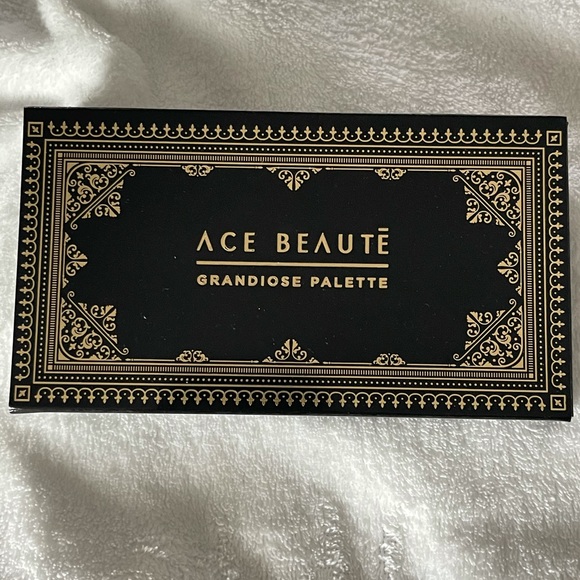 Ace Beaute Grandiose Palette - Picture 2 of 3
